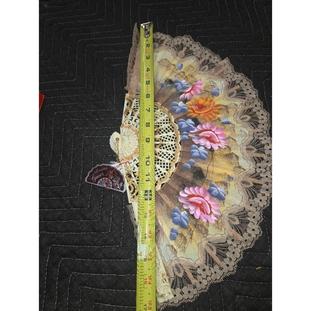 Giner Spanish Hand Fan Floral Lace Gold Accents Tassel with Box - Picture 8 of 8